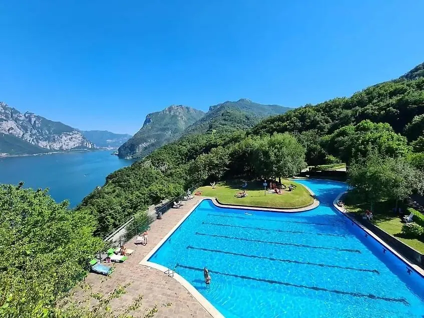 Irene Lake View Apartment With Swimming Pool Onno