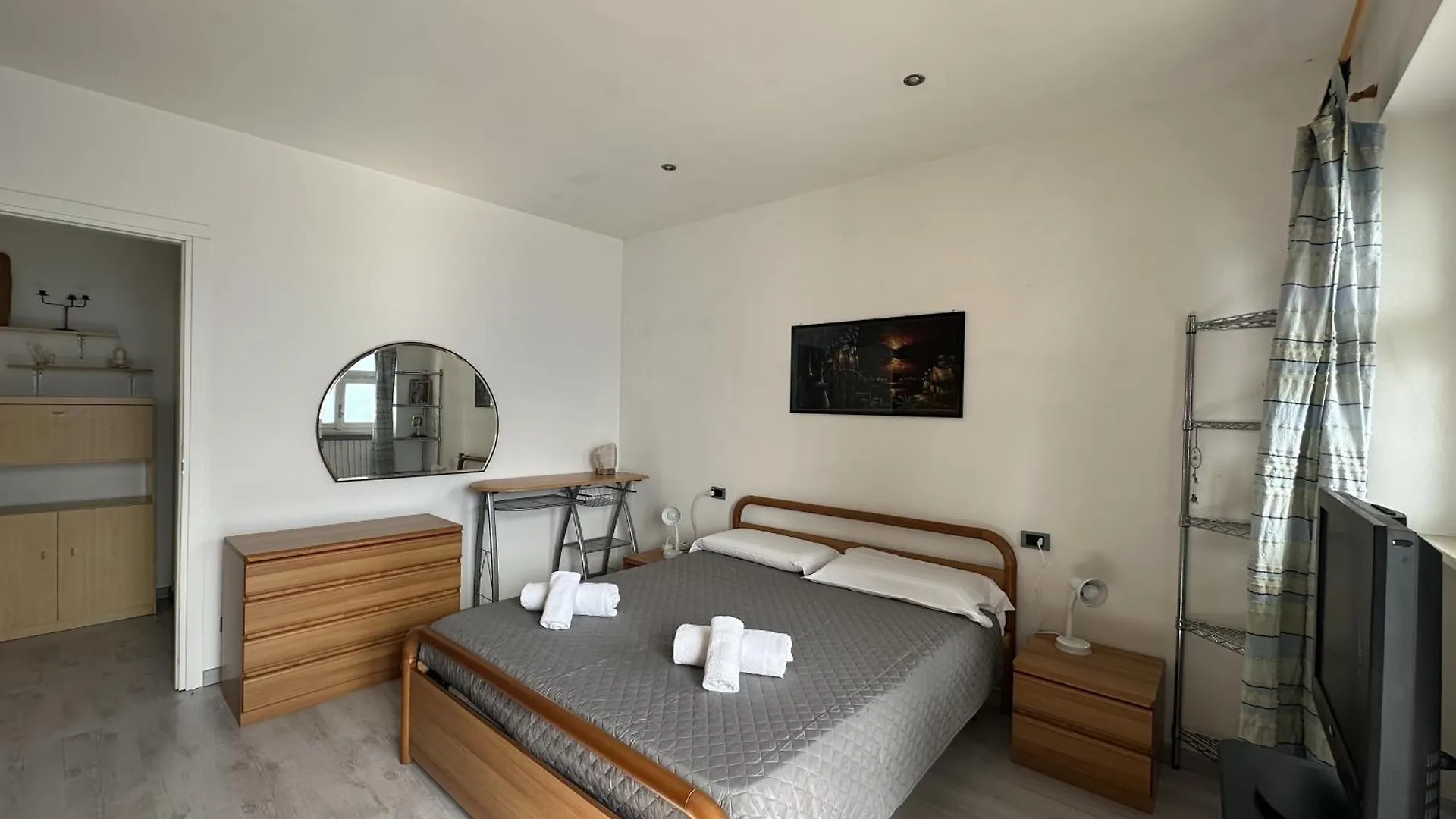 Irene Lake View Apartment With Swimming Pool Onno